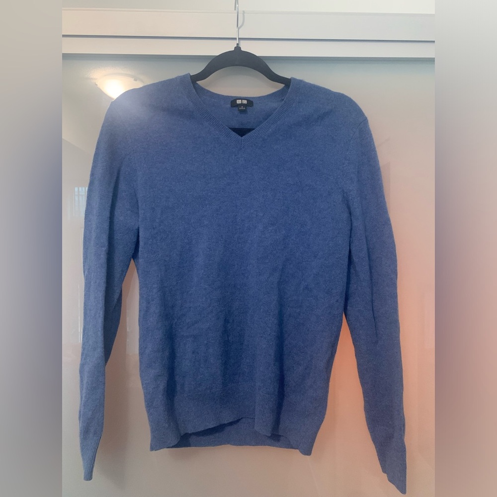 Unisex UNIQLO cashmere sweater (S)